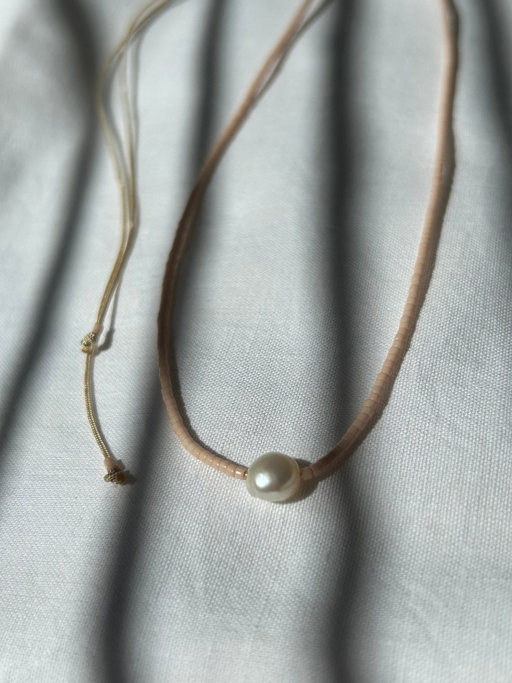 Peach Miyuki necklace with a cultured pearl — Koï Design handmade necklace, photo 9