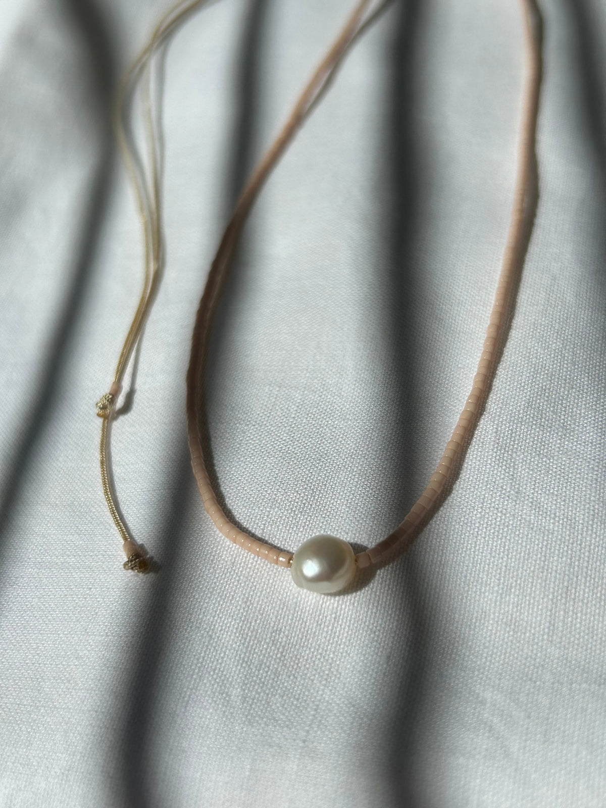 Peach Miyuki necklace with a cultured pearl — Koï Design handmade necklace, photo 9