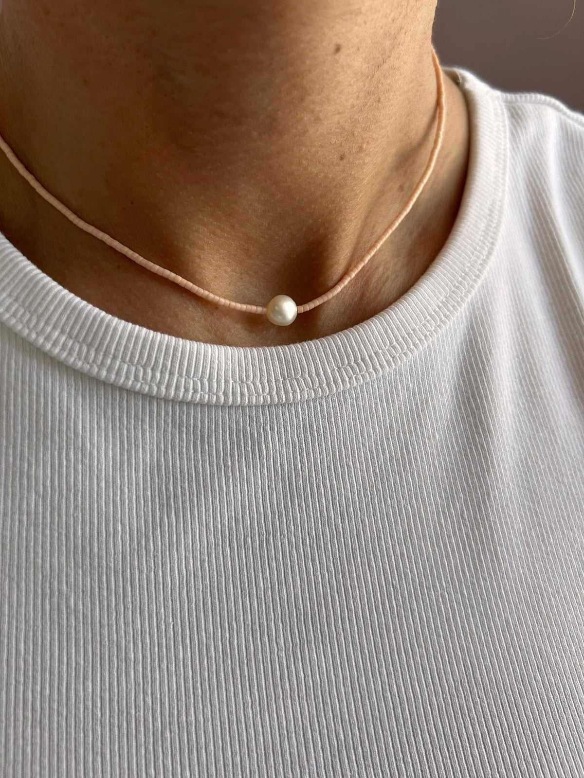 Peach Miyuki necklace with a cultured pearl — Koï Design handmade necklace, photo 2