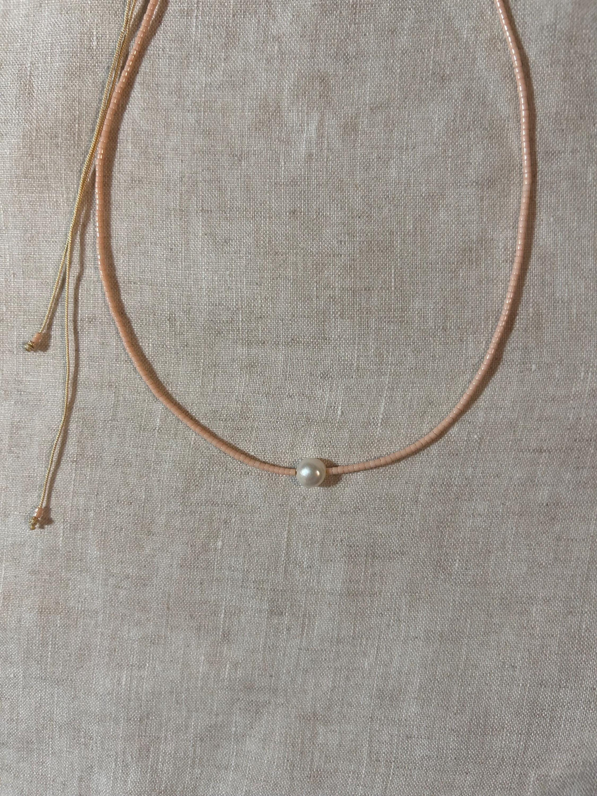 Peach Miyuki necklace with a cultured pearl — Koï Design handmade necklace, photo 4