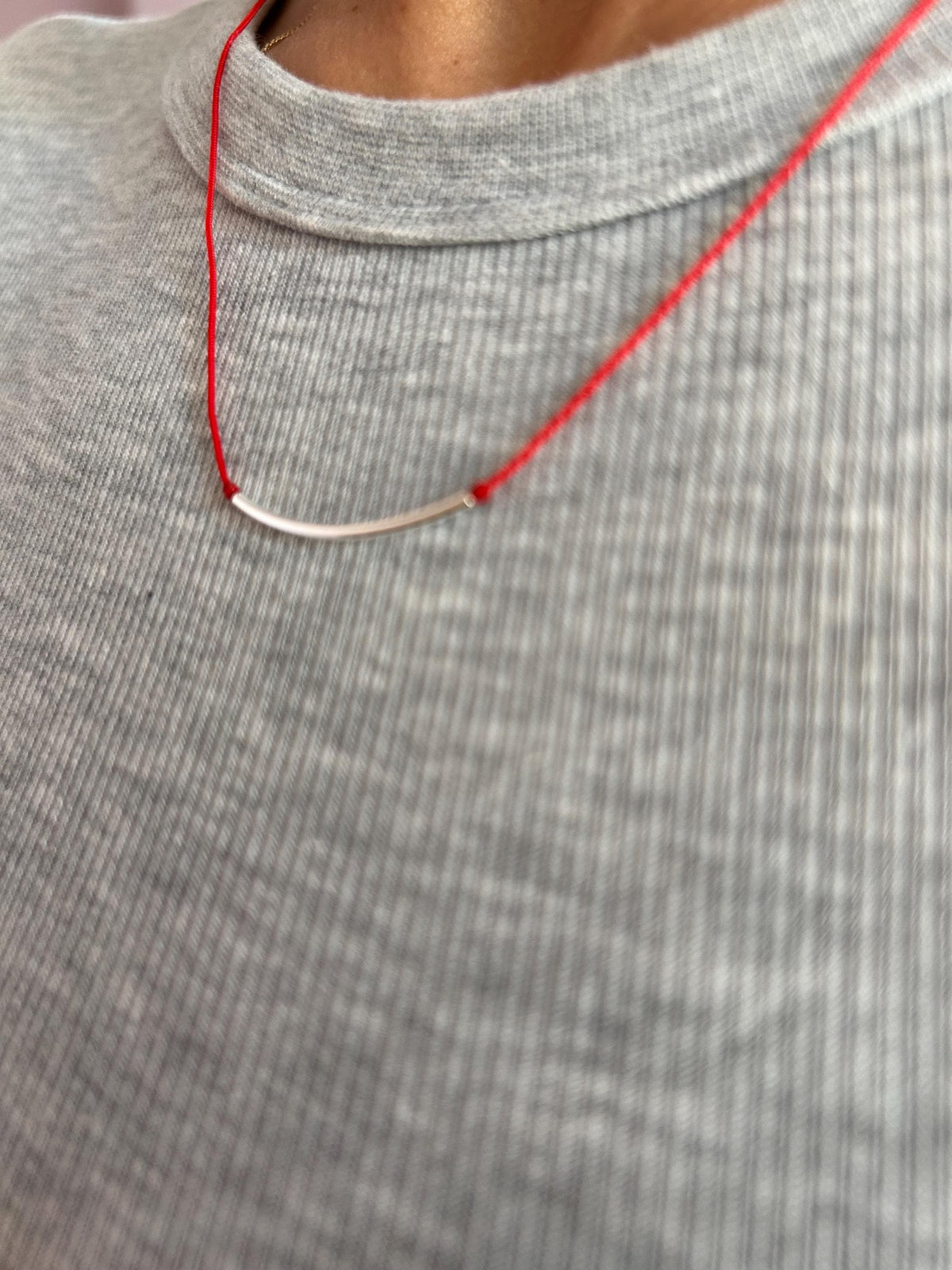 Red string kabbalah necklace, sterling silver — Koï Design handmade necklace, photo 3