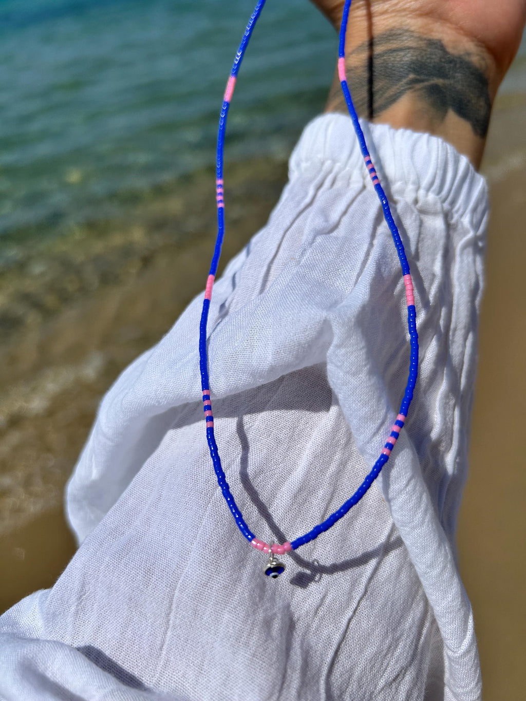 Blue and pink Miyuki necklace with a silver evil eye — Koï Design handmade necklace, photo 10