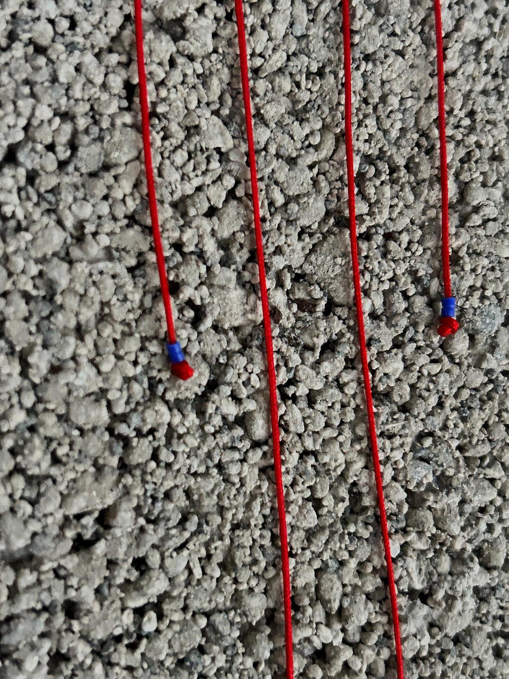 Red string necklace with silver tubes and blue Miyuki — Koï Design handmade necklace, photo 8