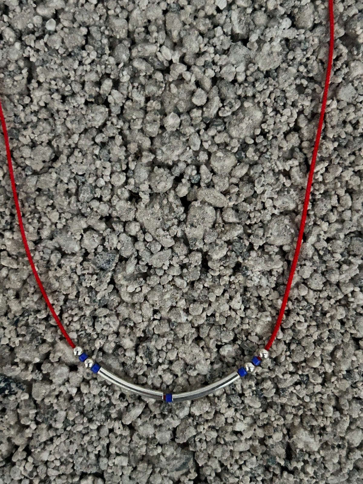 Red string necklace with silver tubes and blue Miyuki — Koï Design handmade necklace, photo 5
