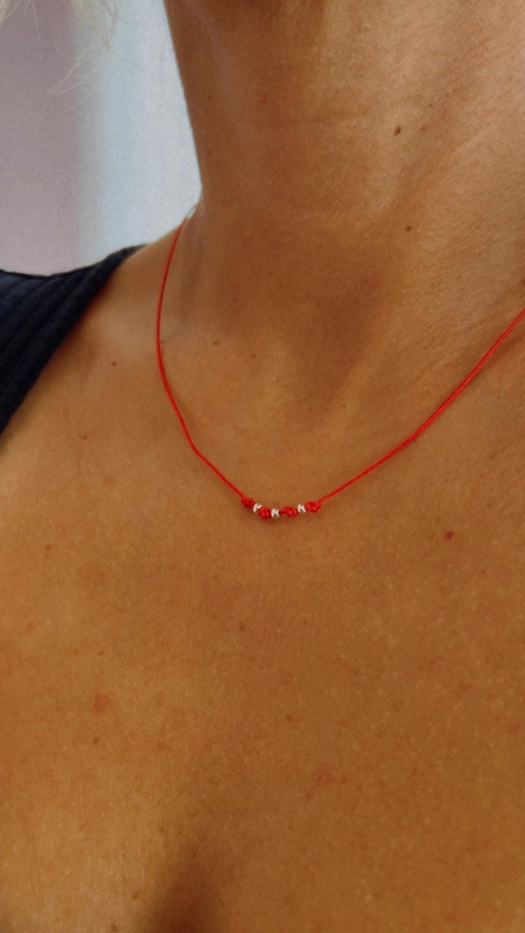 Red string kabbalah necklace with silver beads — Koï Design handmade necklace, photo 2