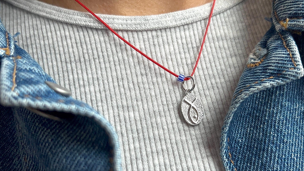 Silver fish on a red string — Koï Design handmade necklace, photo 8